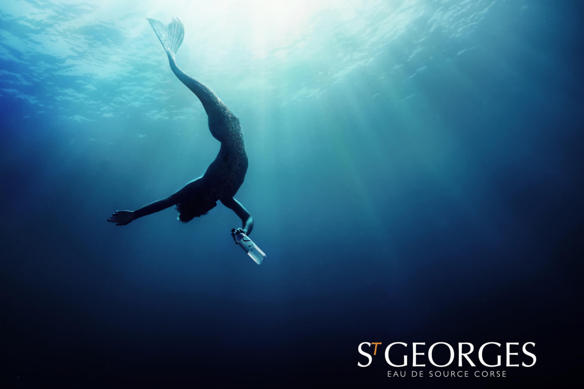 THE NEW VISUAL WATER CAMPAIGN ST GEORGES APPEALS TO INTERNATIONAL DIVE CHAMPIONS IN APNEA AND UNVEILS A POETIC AND TROUBLE MERMAN